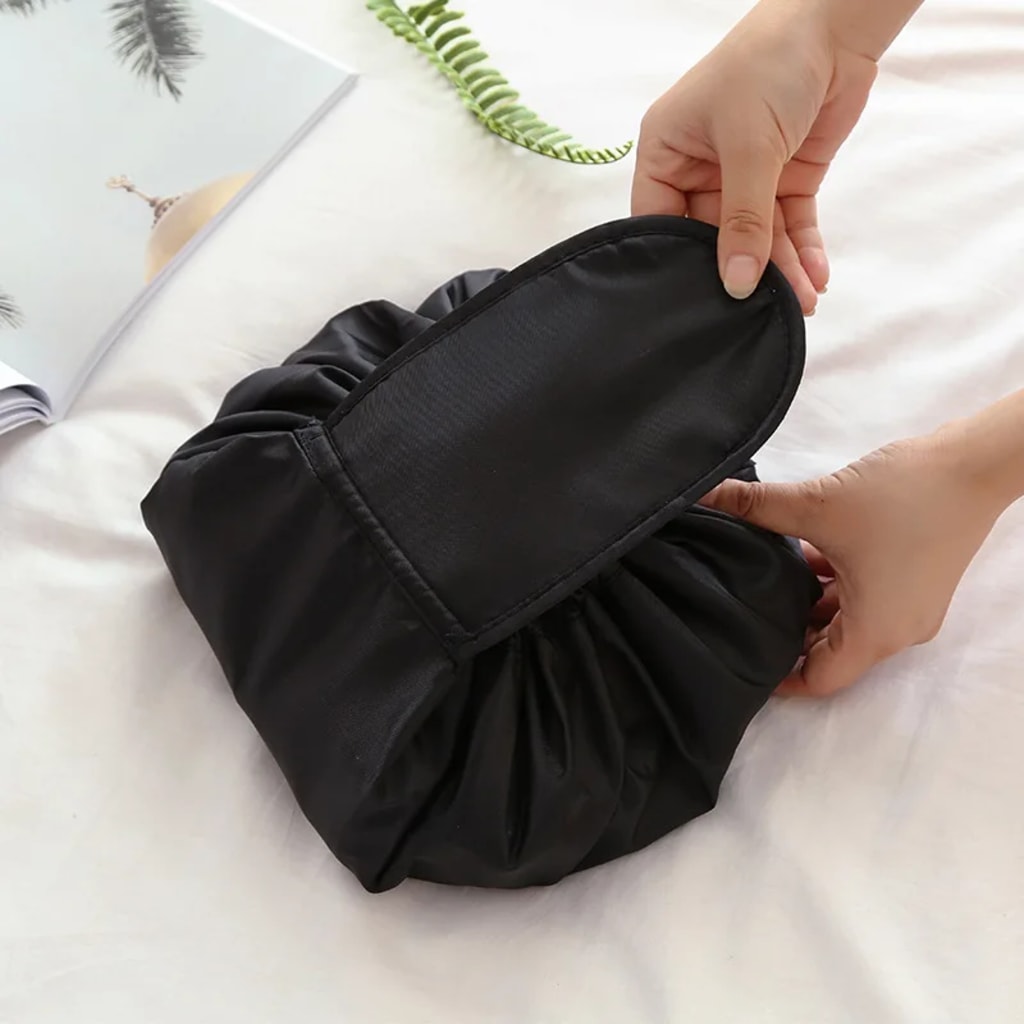 GlamPouch Keep Your Makeup Organized & Within Reach