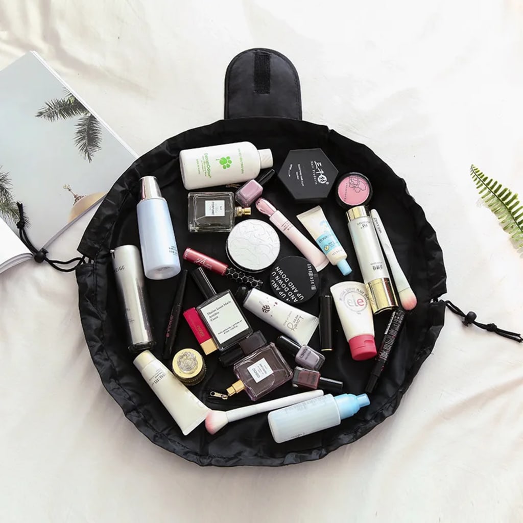 GlamPouch Keep Your Makeup Organized & Within Reach